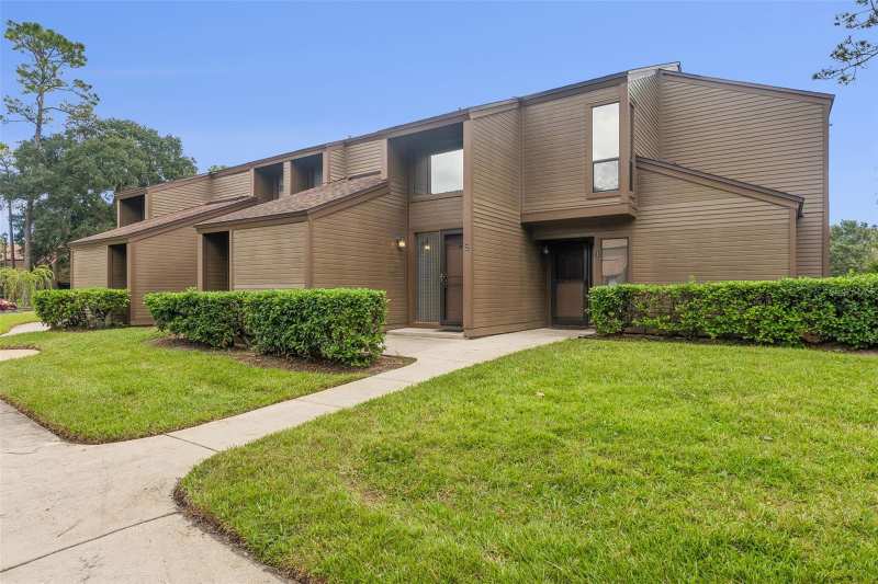 2 bedroom Condominium at 2 Salisbury Court, Woodhaven At Palm Coast, Palm Coast — photo 1