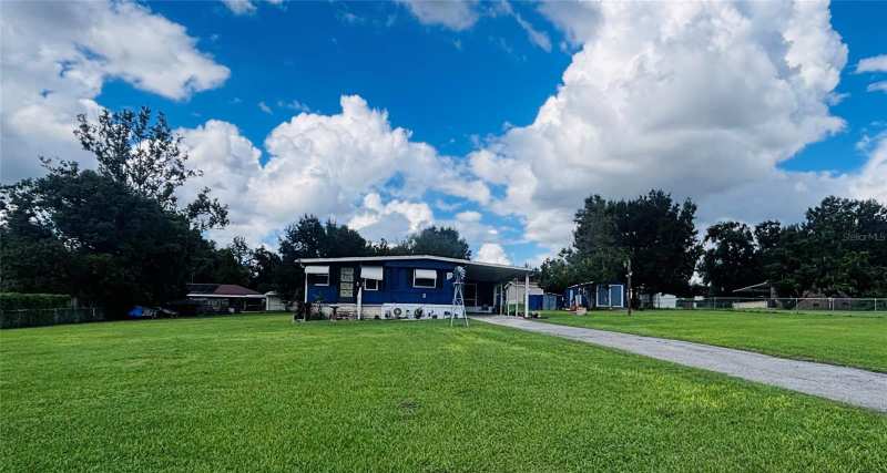 3 bedroom Manufactured Home at 37305 Northside Drive, Zephyrhills, Zephyrhills — photo 1