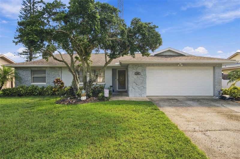 3 bedroom Single Family Residence at 3369 Hunt Club Drive, Countryside Tr 58, Clearwater — photo 1