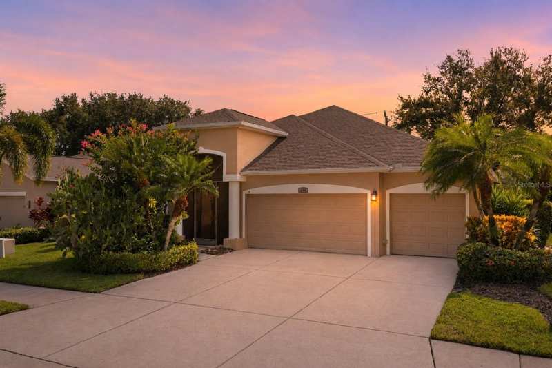 3 bedroom Single Family Residence at 295 Londonderry Drive, Tatum Ridge, Sarasota — photo 1