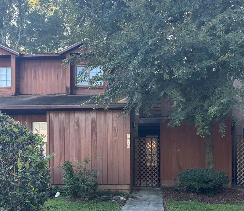 3 bedroom Townhouse at 823 SW 58th Terrace, Rockwood Villas Unit 3 Rep, Gainesville — photo 1