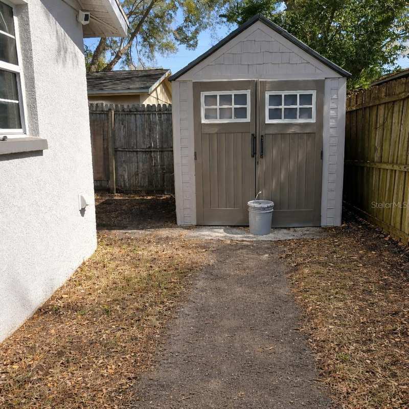 4 bedroom Single Family Residence at 1021 Fairburn Avenue, Fair Burn Add, Clearwater — photo 1