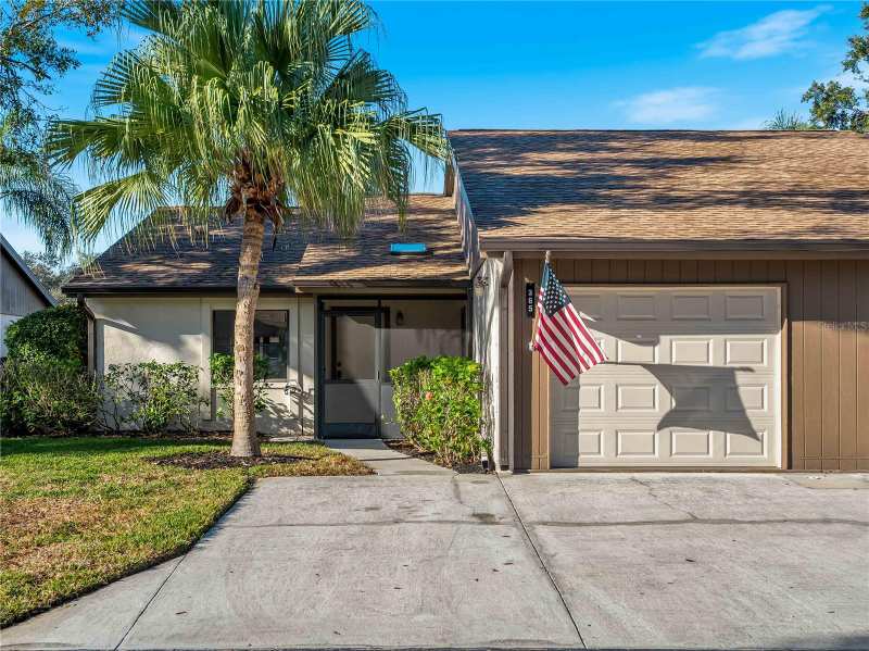 2 bedroom Villa at 365 Oak Hill Way #32, Village Oaks Sec B, Sarasota — photo 1