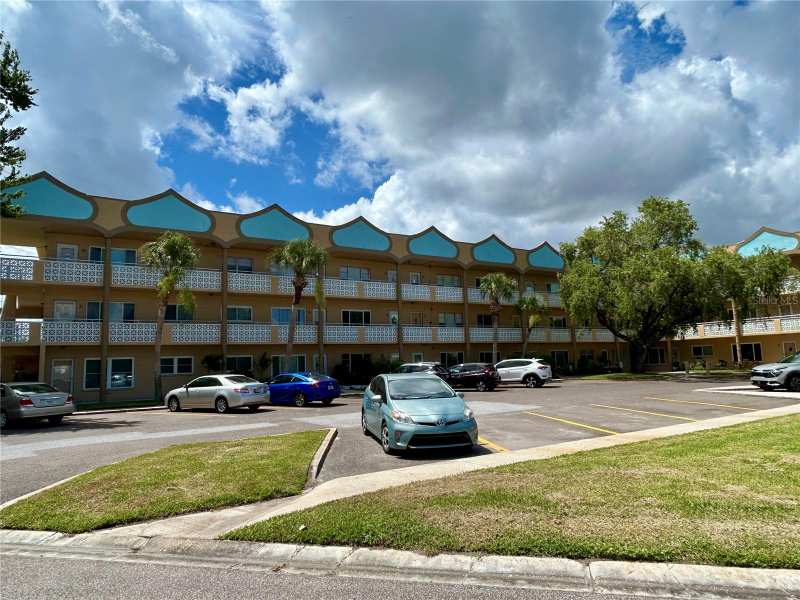 2 bedroom Condominium at 2467 Finlandia Lane #27, On Top Of The World, Clearwater — photo 1