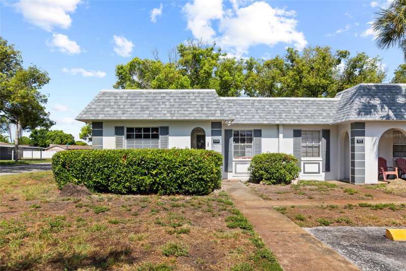 2 bedroom Condominium at 4209 Redcliff Place, Gardens Beacon Square, New Port Richey — photo 1