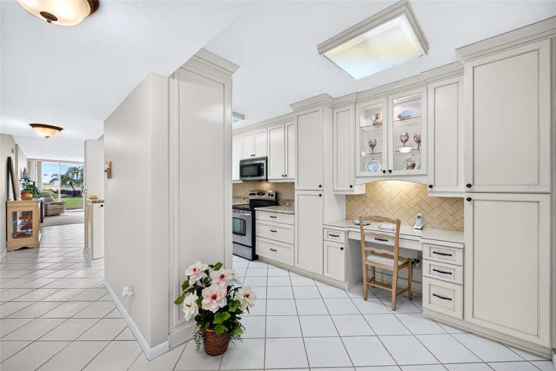 2 bedroom Condominium at 6021 Bahia Del Mar Circle #137, Bahia Vista Unit II, St Petersburg — photo 1
