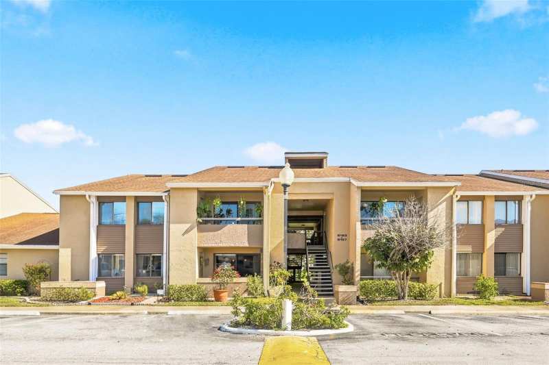 2 bedroom Condominium at 5195 Vineland Road #B102, Tamarind, Orlando — photo 1