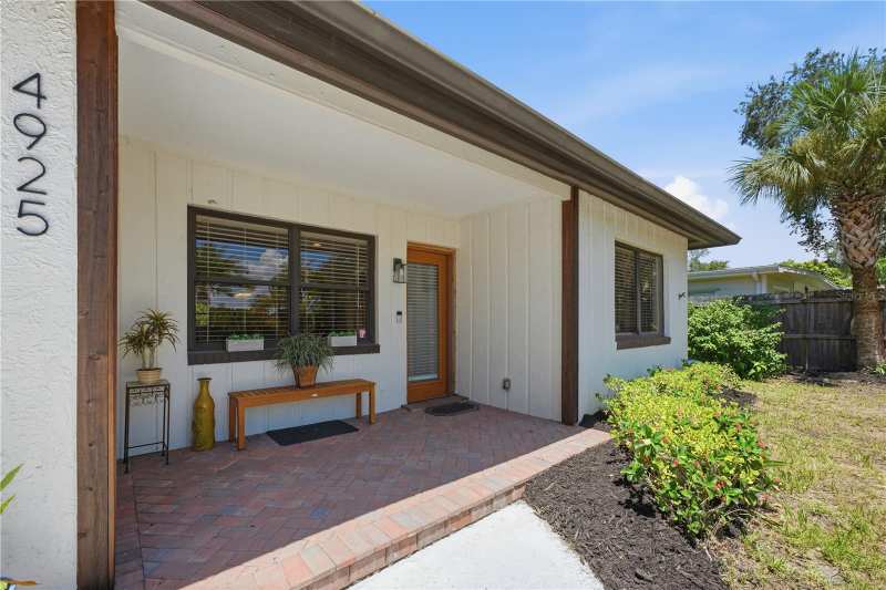 3 bedroom Single Family Residence at 4925 Remington Drive, Sapphire Heights, Sarasota — photo 1