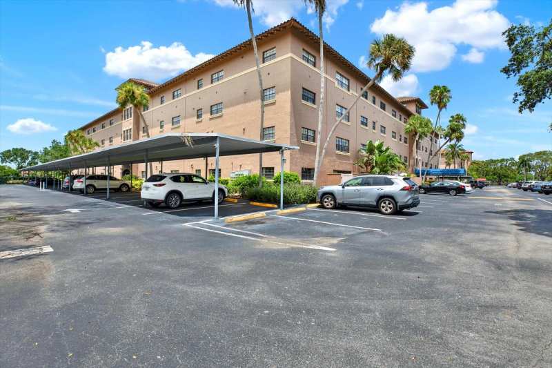 2 bedroom Condominium at 6100 Gulfport Boulevard #111, Golfview I Condo, Gulfport — photo 1