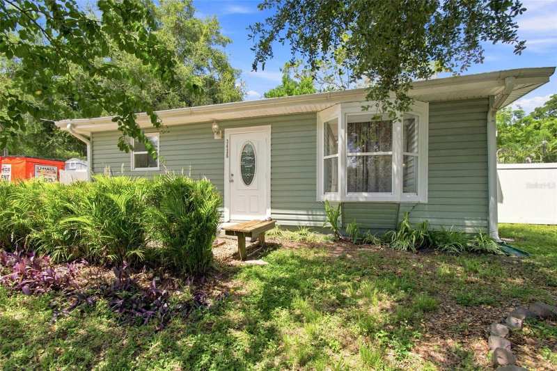 2 bedroom Single Family Residence at 3426 Riverview Drive, Elizabeth Court, Tampa — photo 1