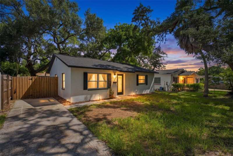 2 bedroom Single Family Residence at 4733 25th Avenue, Bridwells Shadow Lawn Park, St Petersburg — photo 1