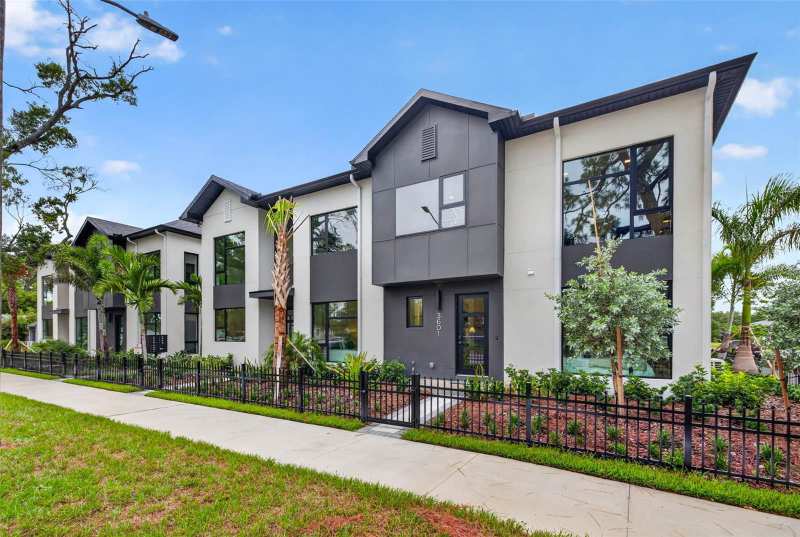 2 bedroom Townhouse at 3603 1st Avenue, Junction Twnhms, St Petersburg — photo 1
