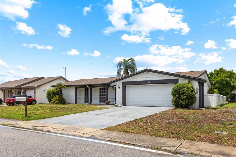 2 bedroom Single Family Residence at 3803 Sail Drive, Beacon Square, New Port Richey — photo 1