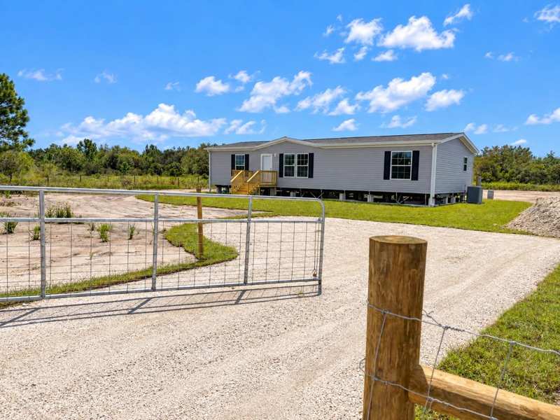 3 bedroom Modular Home at 19732 NW 280th Street, Viking Prarie, Okeechobee — photo 1