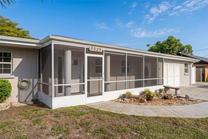 3 bedroom Single Family Residence at 5929 Murdock Avenue, Golden Acres 1st Add, Sarasota — photo 1