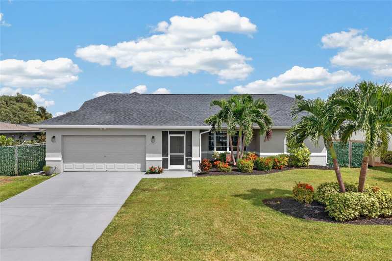 4 bedroom Single Family Residence at 4933 Seville Court, Cape Coral, Cape Coral — photo 1