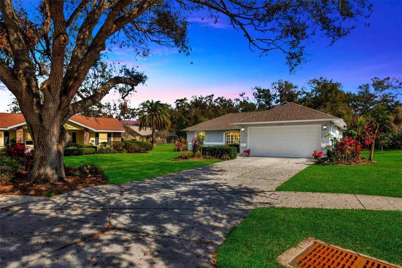 2 bedroom Single Family Residence at 37157 Foxrun Place, Silver Oaks, Zephyrhills — photo 1
