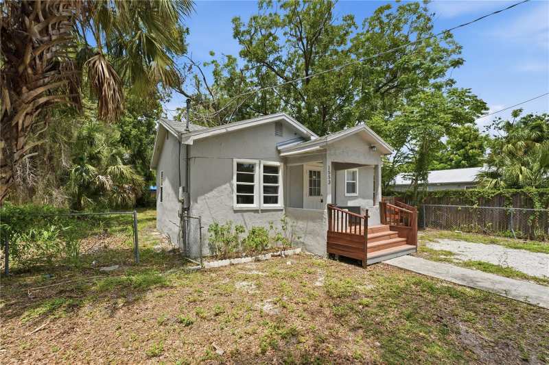 2 bedroom Single Family Residence at 1553 29th Street, Carver Park, Sarasota — photo 1