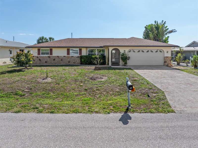 3 bedroom Single Family Residence at 109 Peckham Street, Port Charlotte Sec 039, Port Charlotte — photo 1