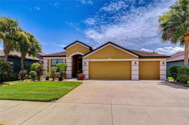 3 bedroom Single Family Residence at 8443 White Poplar Drive, Oak Creek Prcl 4, Riverview — photo 1