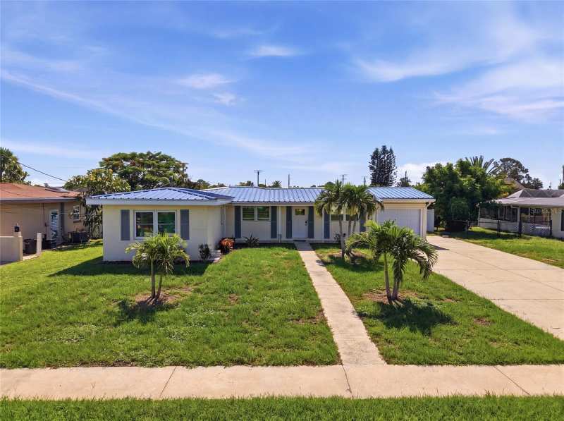 3 bedroom Single Family Residence at 181 Duxbury Avenue, Port Charlotte Sec 004, Port Charlotte — photo 1