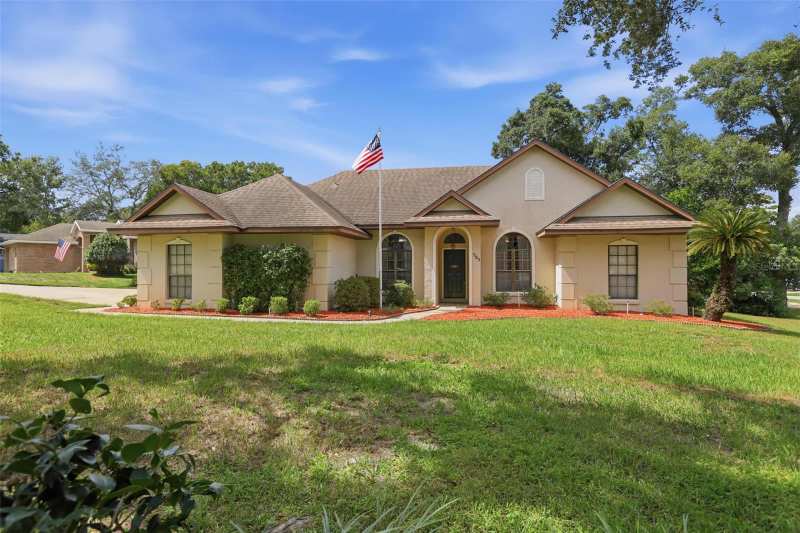 3 bedroom Single Family Residence at 731 Edgewild Court, Awarana Estates, Orange City — photo 1