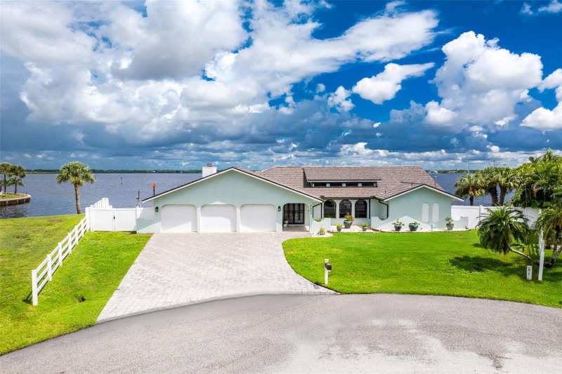 4 bedroom Single Family Residence at 2459 Dixon Terrace, Port Charlotte Sec 060, Port Charlotte — photo 1