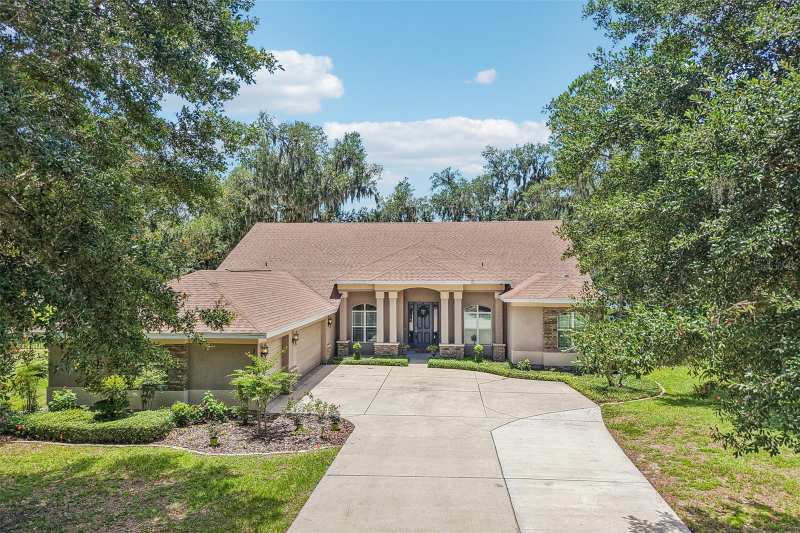 5 bedroom Single Family Residence at 11325 Hidden Valley Lane, Verandah Sub, Riverview — photo 1