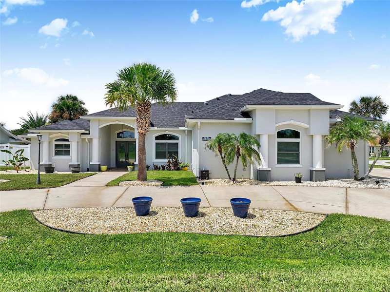 5 bedroom Single Family Residence at 2 Colony Court, Palm Coast Sec 04, Palm Coast — photo 1