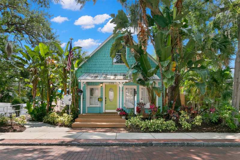 3 bedroom Single Family Residence at 135 4th Avenue, Green Spgs, Safety Harbor — photo 1