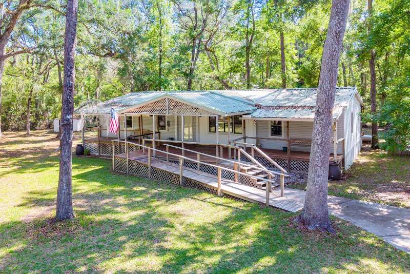 3 bedroom Single Family Residence at 343 NE 743rd Street, Deer Trace, Old Town — photo 1
