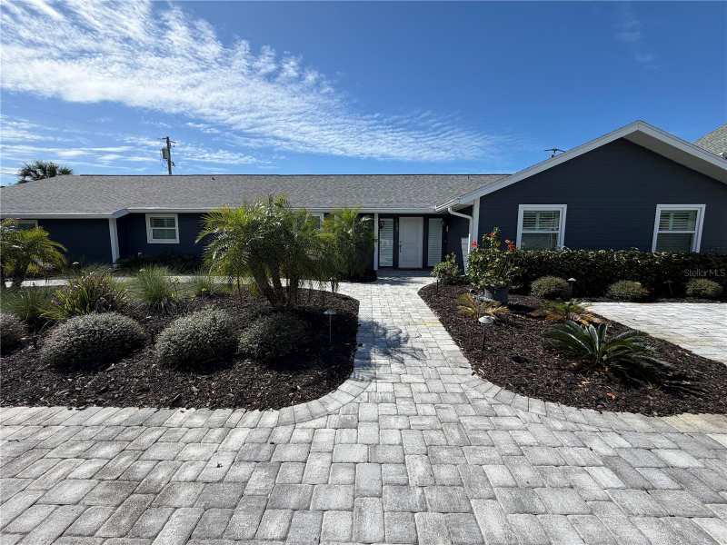 4 bedroom Single Family Residence at 15 Gulf Manor Drive, Gulf Manor, Venice — photo 1