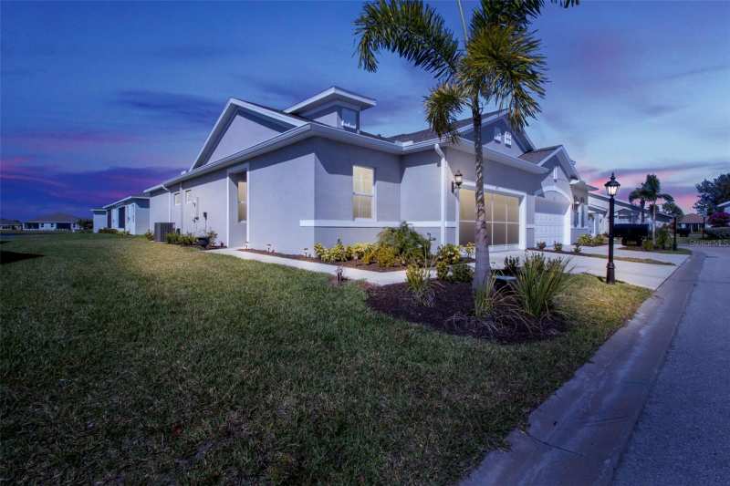 2 bedroom Villa at 1755 Nottingham Trail, Kings Gate Ph 8, Port Charlotte — photo 1