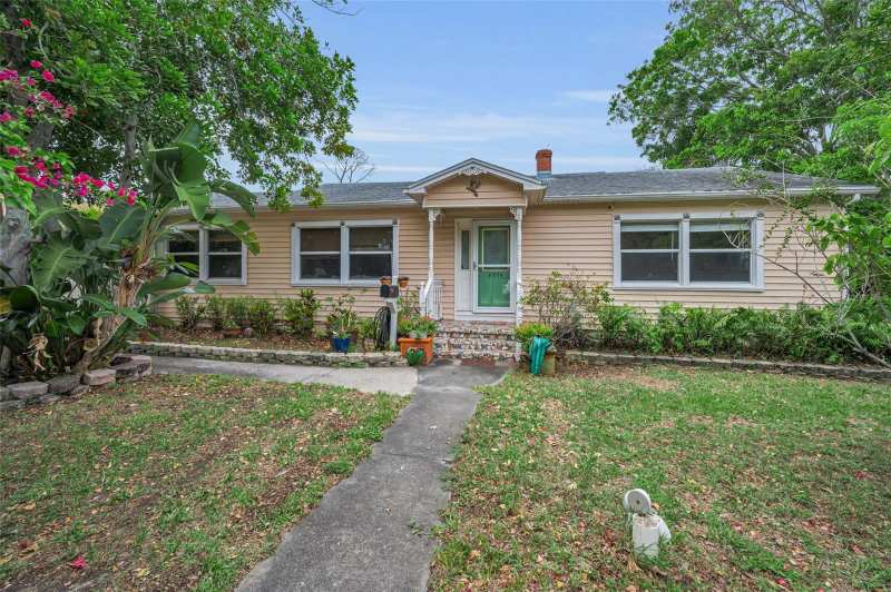 4 bedroom Single Family Residence at 4994 17th Avenue, Disston Hills Sec A & B, St Petersburg — photo 1