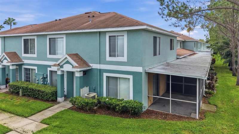 2 bedroom Townhouse at 2039 Fluorshire Drive, Providence Twnhms Ph 3, Brandon — photo 1