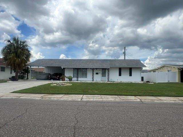 2 bedroom Single Family Residence at 721 Bel Air Avenue, Del Webbs Sun City Florida Un, Sun City Center — photo 1