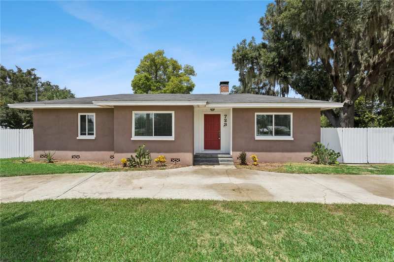2 bedroom Single Family Residence at 723 N Rockingham Avenue, Tavares, Tavares — photo 1