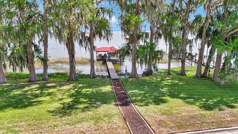 5 bedroom Single Family Residence at 405 Lakeshore Drive, Leesburg Palmora Park, Leesburg — photo 1