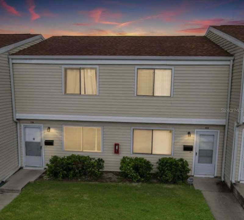 2 bedroom Townhouse at 237 Debora Court, Altamonte Heights, Altamonte Springs — photo 1