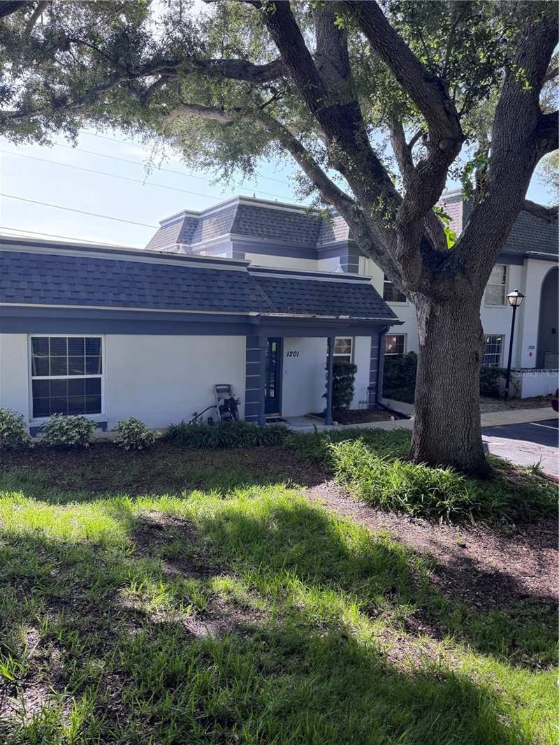 2 bedroom Condominium at 1201 N McMullen Booth Road, Kapok Manor Condo, Clearwater — photo 1