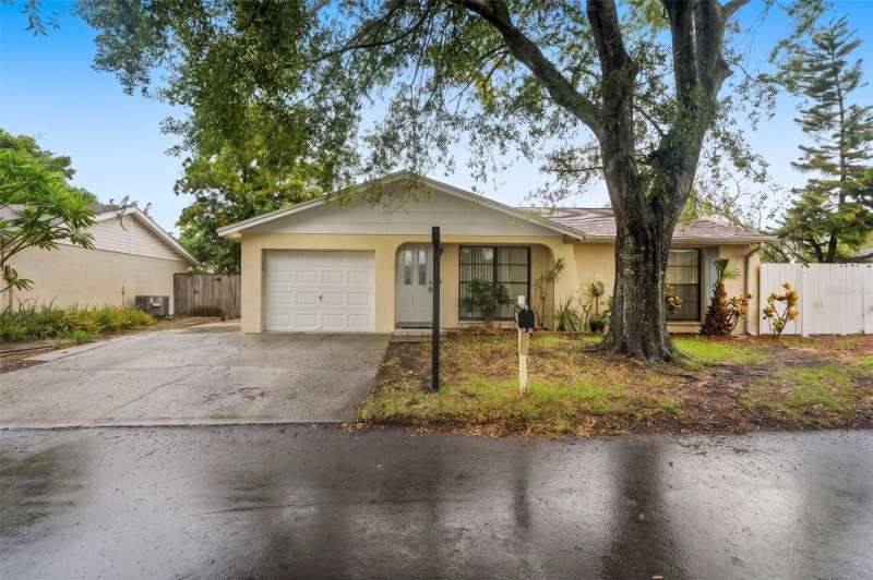 3 bedroom Single Family Residence at 9403 Afton Court, Timberlane Sub Unit 7A, Tampa — photo 1