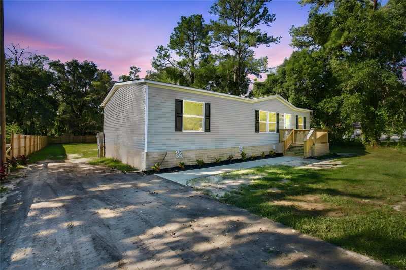 3 bedroom Manufactured Home at 19408 Peyton Place, Home Terrace, Brooksville — photo 1