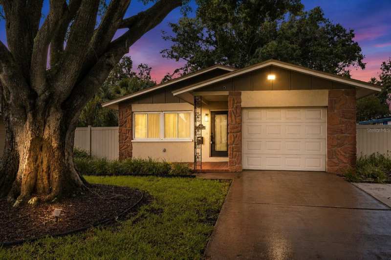 3 bedroom Single Family Residence at 205 SE Monroe Circle, North St Petersburg, St Petersburg — photo 1