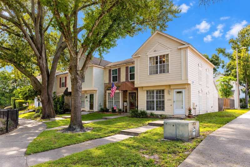 2 bedroom Townhouse at 13810 Fletchers Mill Drive, Fletchers Mill, Tampa — photo 1