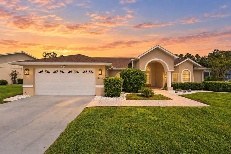 4 bedroom Single Family Residence at 9715 Hermosillo Drive, Hunters Ridge, New Port Richey — photo 1