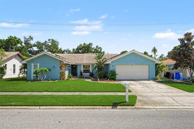 2 bedroom Single Family Residence at 12080 66th Avenue, Canterbury Chase Unit 2, Seminole — photo 1