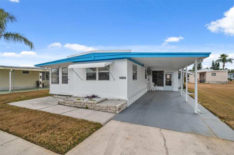 1 bedroom Mobile Home at 10826 Tioga Drive, Senate Manor, Port Richey — photo 1