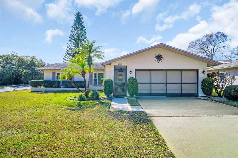 2 bedroom Single Family Residence at 102 Stafford Drive, Highland Lakes, Palm Harbor — photo 1