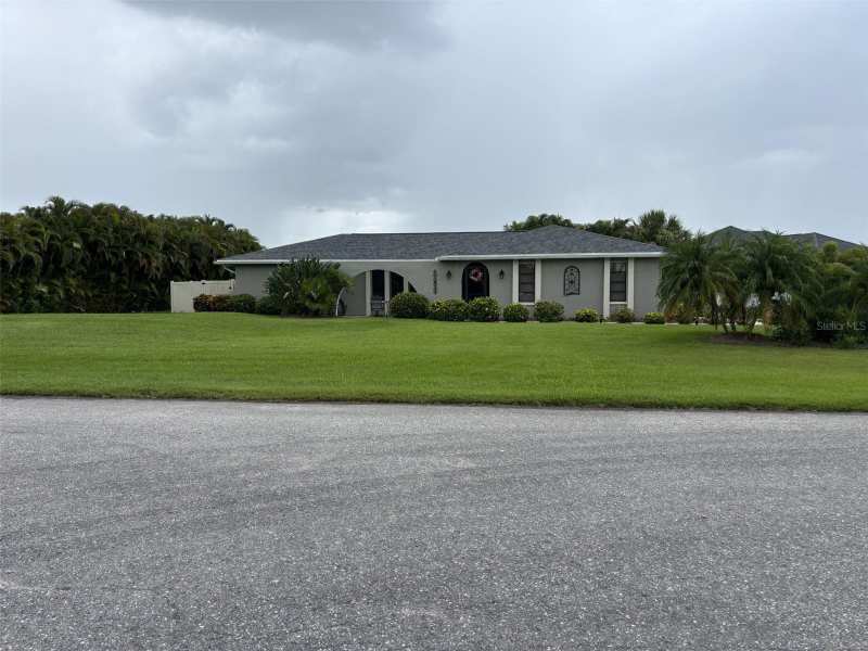 3 bedroom Single Family Residence at 17071 Waters Edge Circle, Kings Bay Estates, North Fort Myers — photo 1