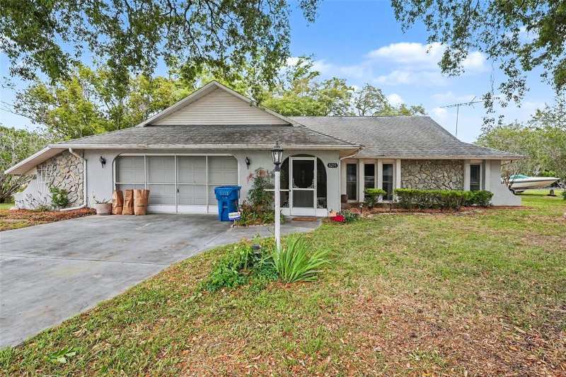 3 bedroom Single Family Residence at 8251 Earlshire Lane, Spring Hill Un 6, Spring Hill — photo 1